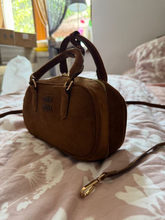 Gentuta Miu Miu maro model nou