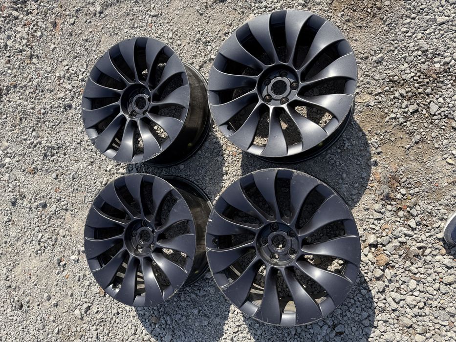 Джанти Tesla Model 3