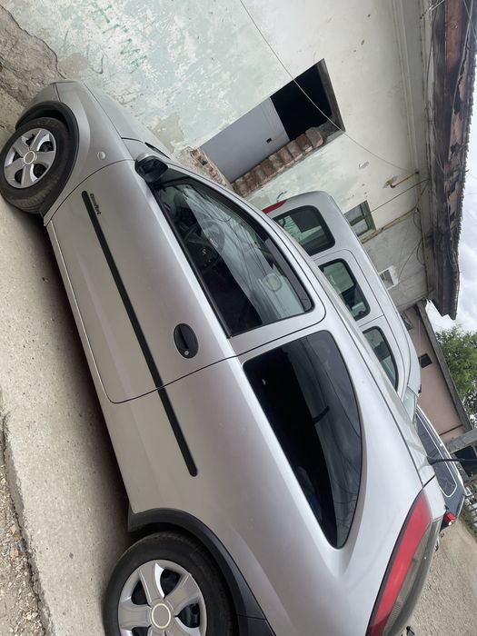 Vand opel corsa.