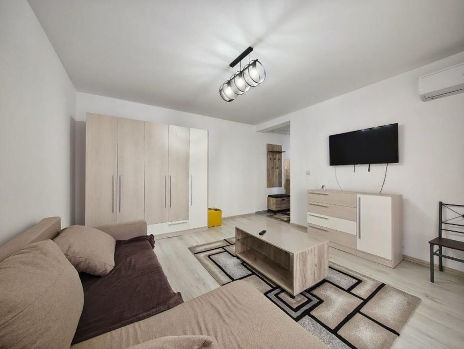Inchiriez apartament cu o camera decomandat 38mp Giroc