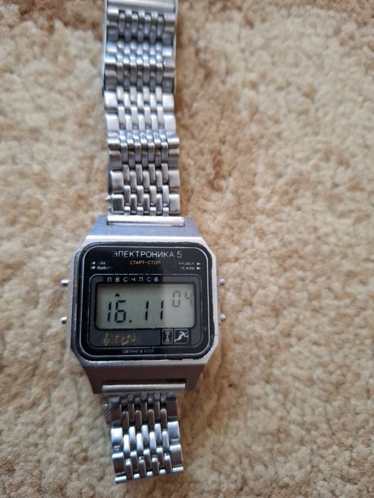 Часы. электронные  советские