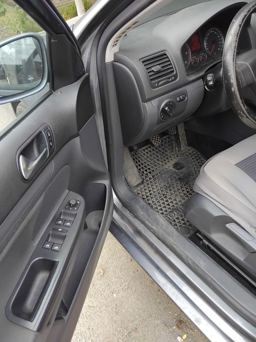 VOLKSWAGEN Golf 2009 — imagine 4