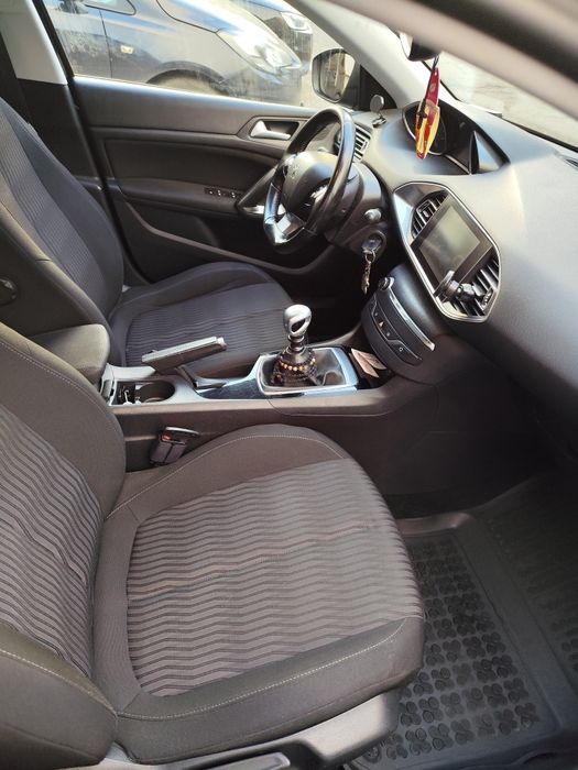 Vând Peugeot 308 2015,diesel,1.6 hdi,215000 Km