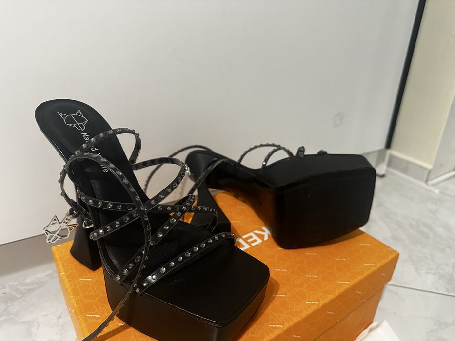 Naked Wolf ! Супер секси сандали на платформа