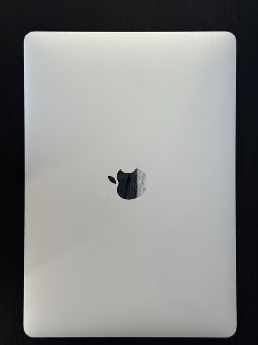 MacBook Air M1 2020 13” 8GB RAM 512GB SSD, stare excelentă