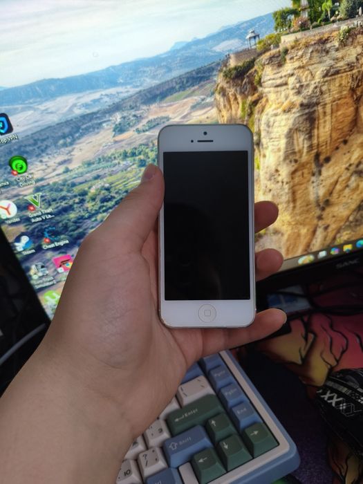 iPhone 5 в удовлетвореном состоянии