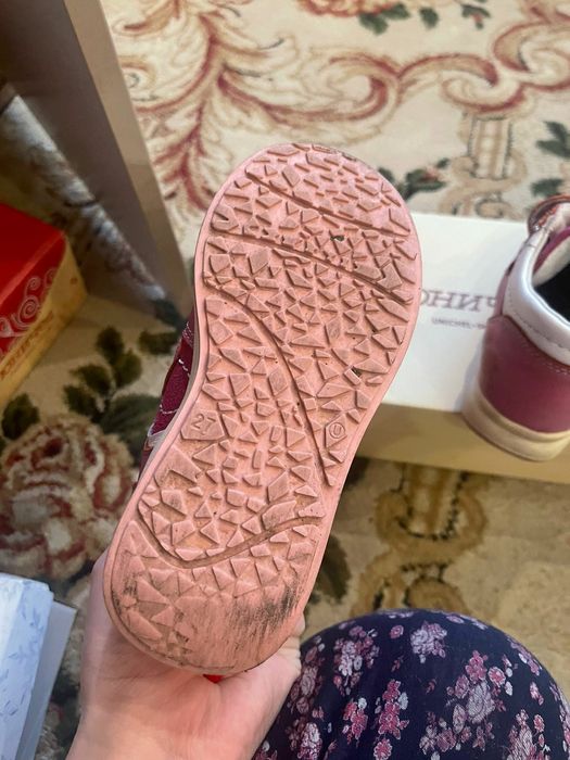 Продаются детские ботинки