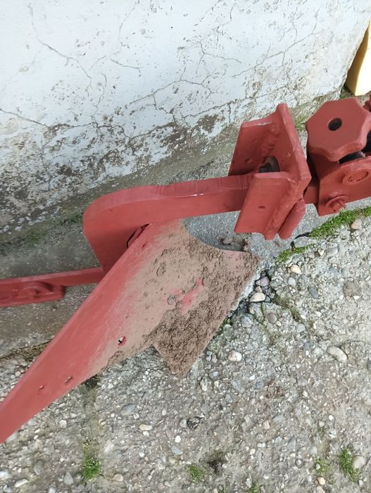 Vând plug motocultor