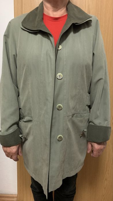 Haina eleganta, marimea 46, conditie excelenta