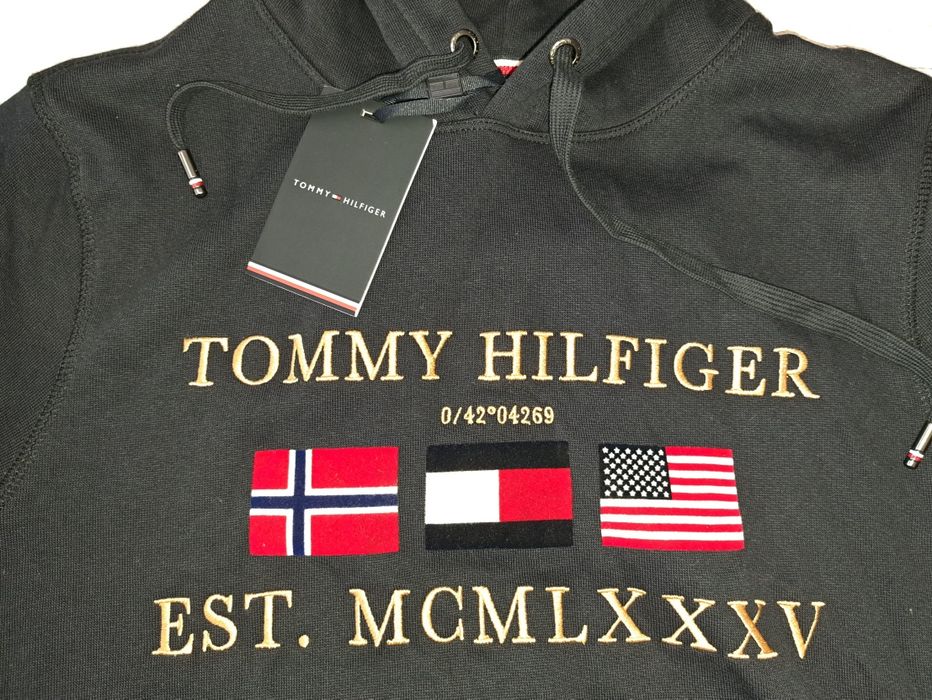 Tommy Hilfiger-Ориг.суйчър Нов !!!