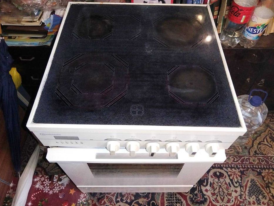 Готварска печка Bahknecht с керамичен плот и вентилатор