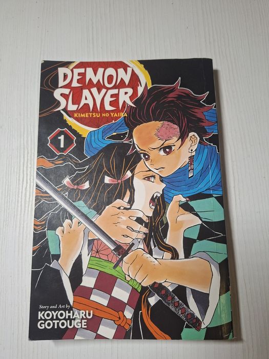 Продавам demon slayer том 1 и 2