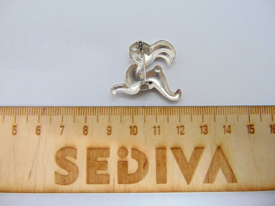 Brosa iepuras din argint semnata SB