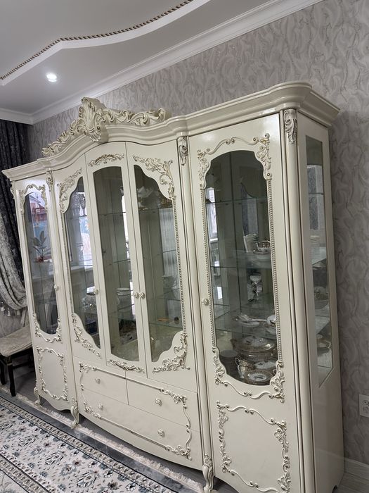 Сервант для гостиной