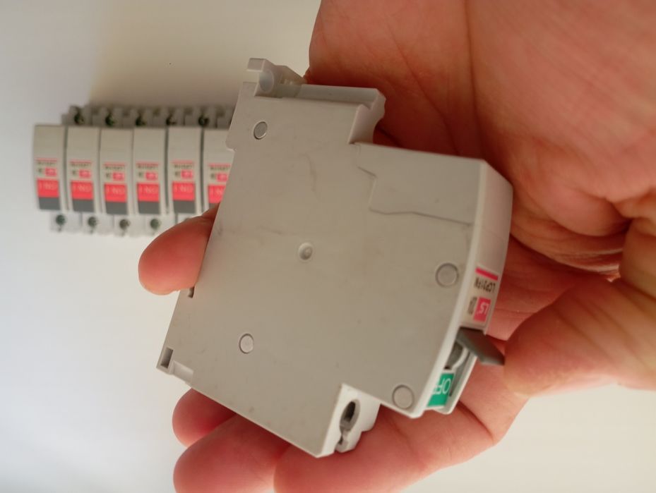 Продам автоматический выключатель