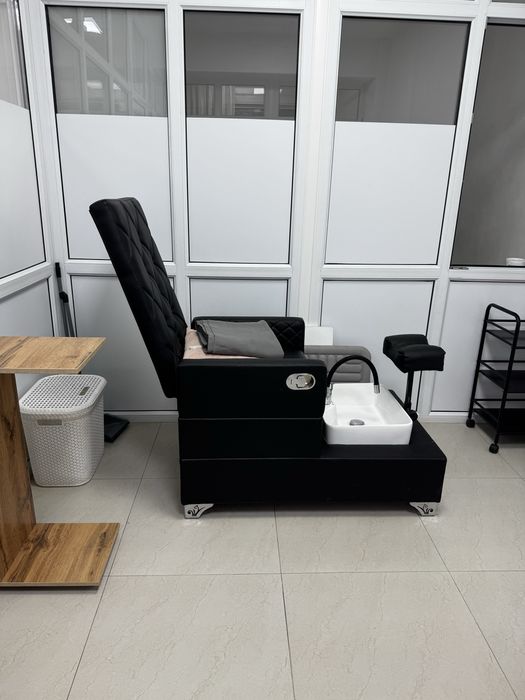 Продается педикюрное кресло