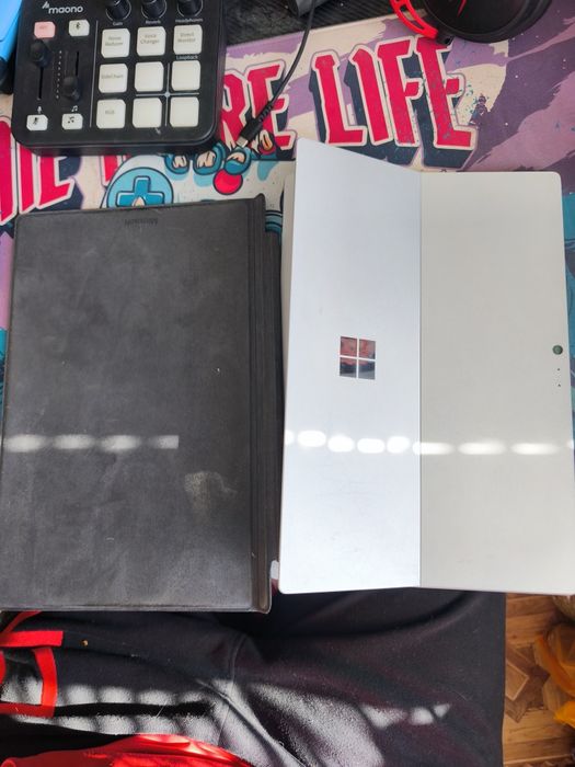 Лаптоп / Таблет Microsoft Surface Pro