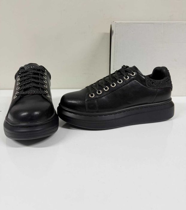 Goe Women Sneakers