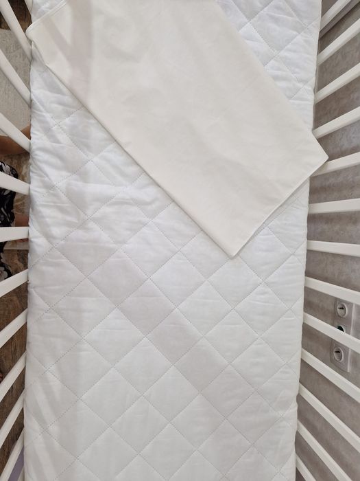 Детская кроватка белая