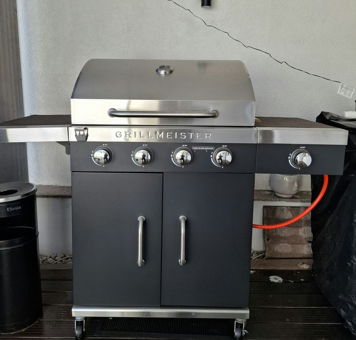 Gratar pe gaz Grillmeister .