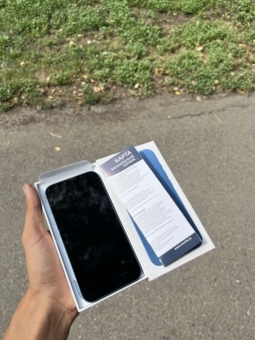 Продам айфон 13