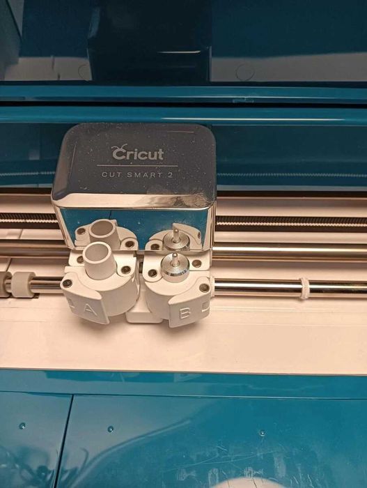 Режещ плотер Cricut Explore Air 2 за крафт проекти изрязване