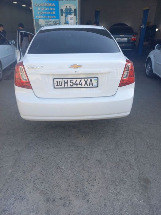 Нактга мошина сотилади