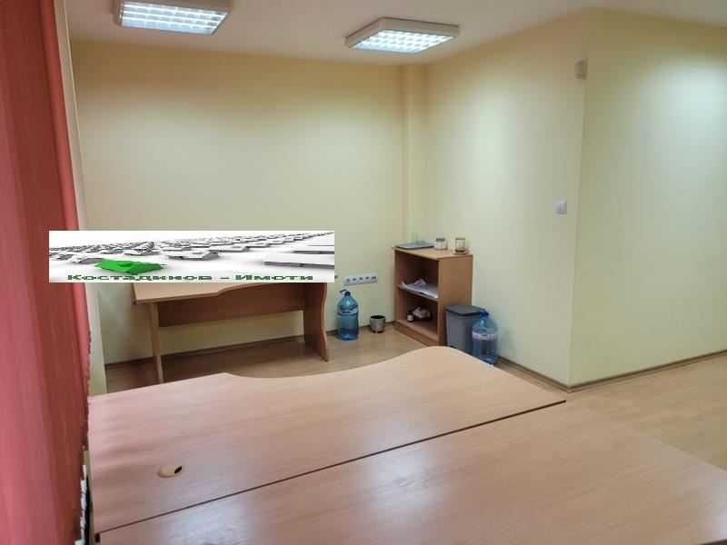 Дава се под наем Офис в Пловдив, Кършияка - 60 кв.м за 306 € - Снимка #1