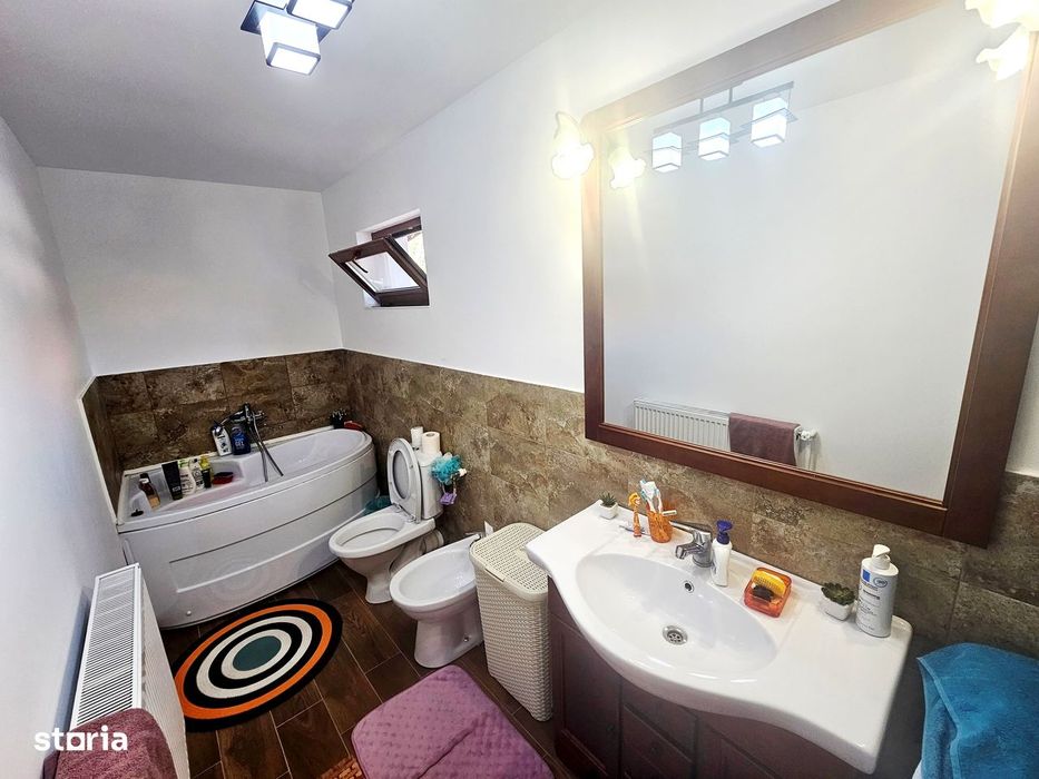 Casa vanzare 6 camere ,cu 629 mp teren zona PARCUL DE SOFT