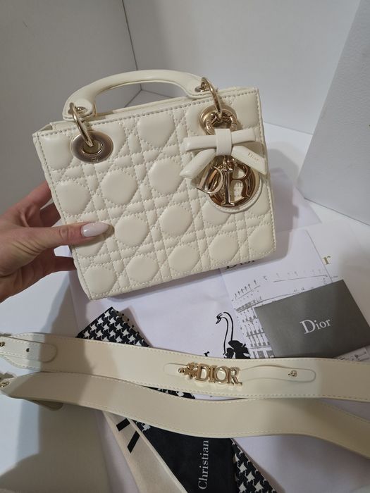 Налична чанта Lady Dior Latte