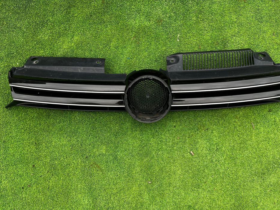 Задна броня  решетка VW Golf VI Голф 6