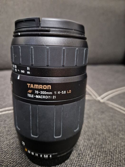 Aparata foto Nikon D3000