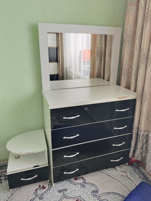 Гарнитур спальный хороший состояние