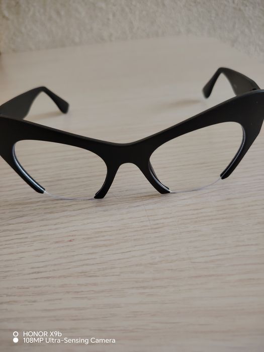 Продам очки новые..