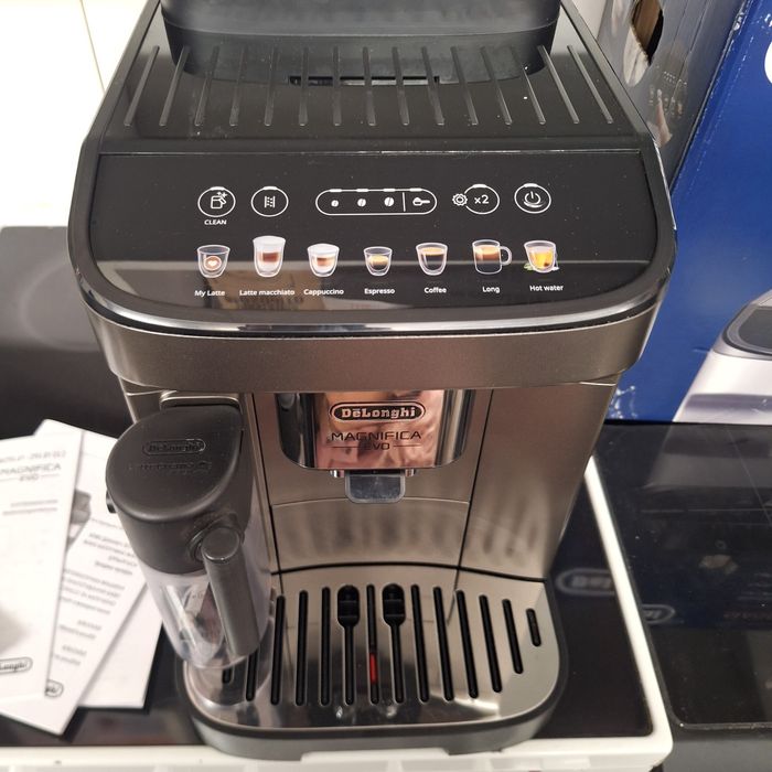 Кафе машина Delonghi Magnifica Evo  + подарък машина за чай Delonghi