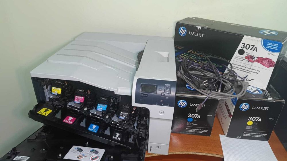 Продам принтер НР А3 лазерный цветной