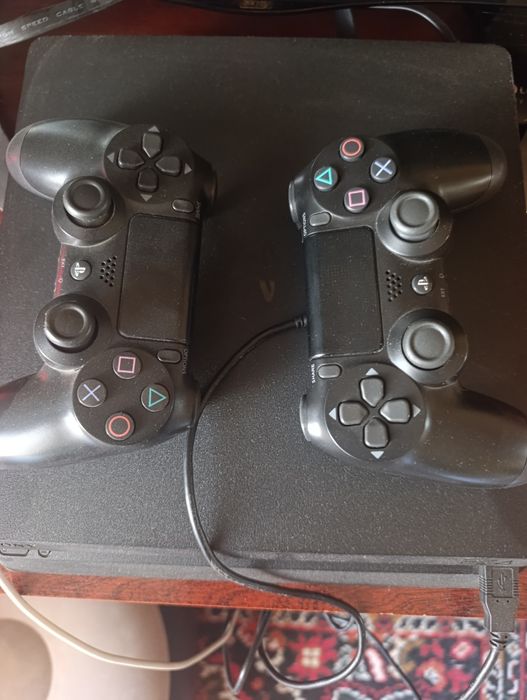 Play Station 4 Slim 1TB