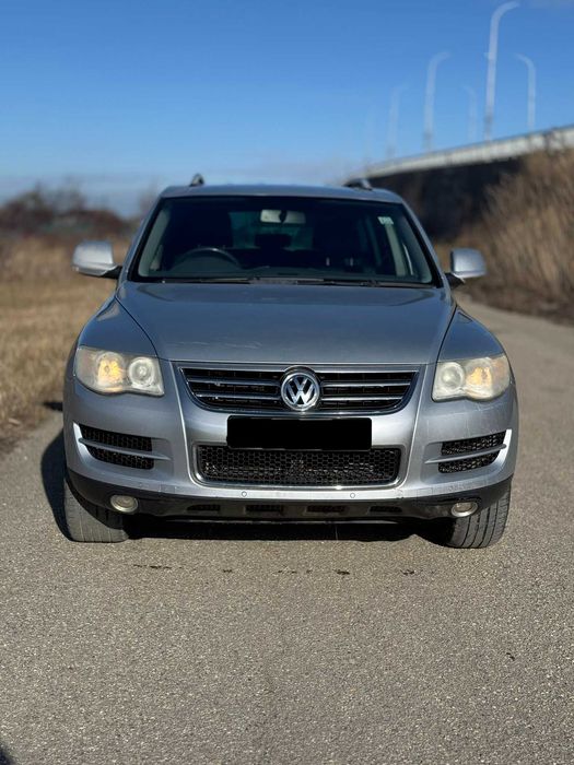 Bara fata VW Touareg 7L Facelift din 2007 Completa cu GRILA