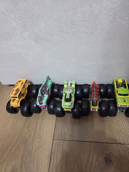 Джипове hot wheels