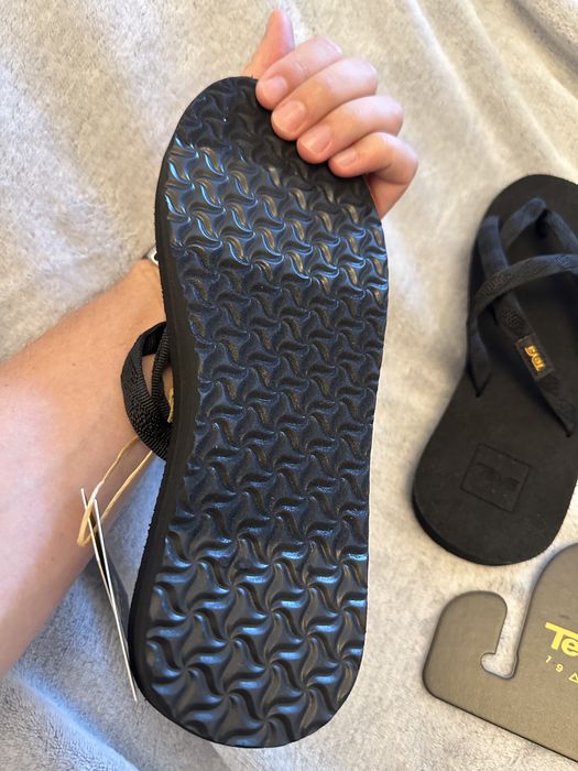 Slapi dama TEVA marimea 38 NOI