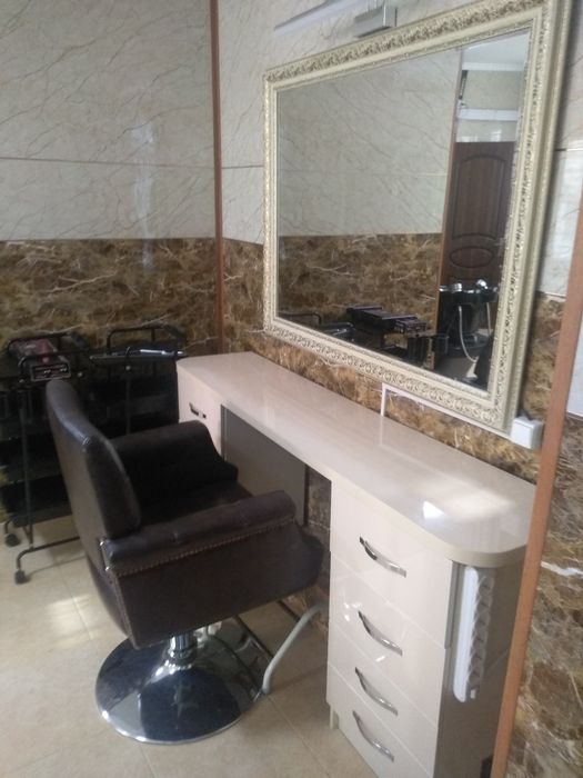 Продается мебель для женского салона красоты