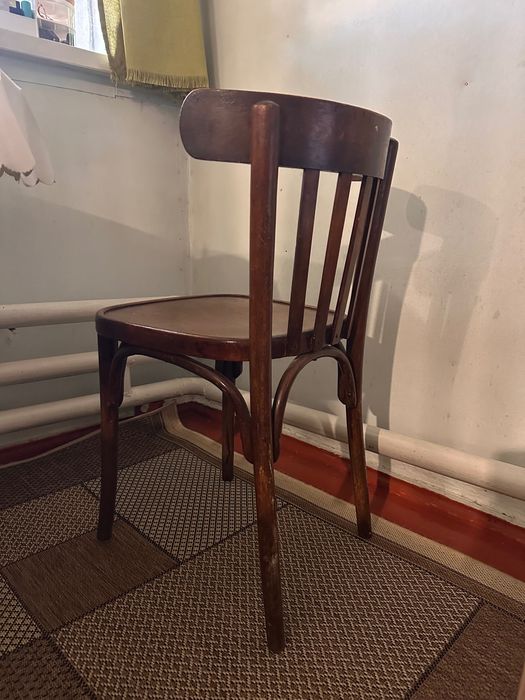 Продам винтажные деревянные стулья!
