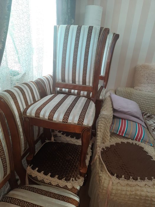 Продам стулья италия 6 штук