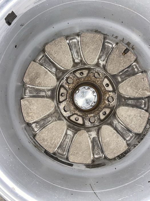 Продам диски на бмв или камри 30