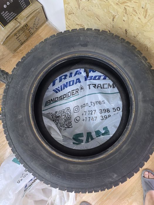Продается Зимние шипованные шины
