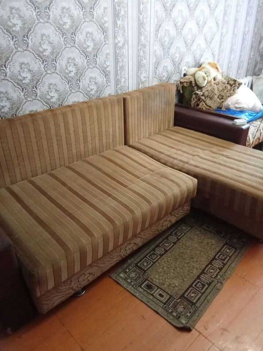 Отдам  диван  б / у