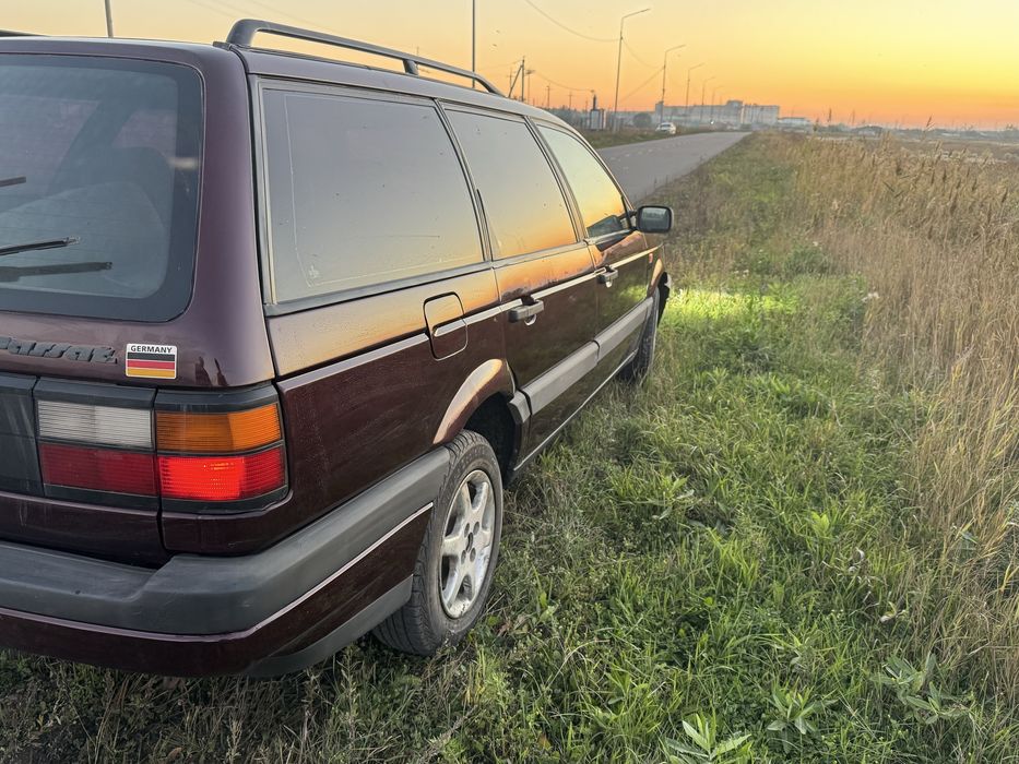 Продам VW PASSAT B3 универсал 1,8 моно