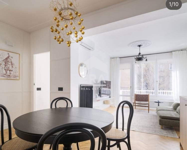 Дава се под наем Тристаен апартамент в София, Център - 75 кв.м за 1000 € - Снимка #1