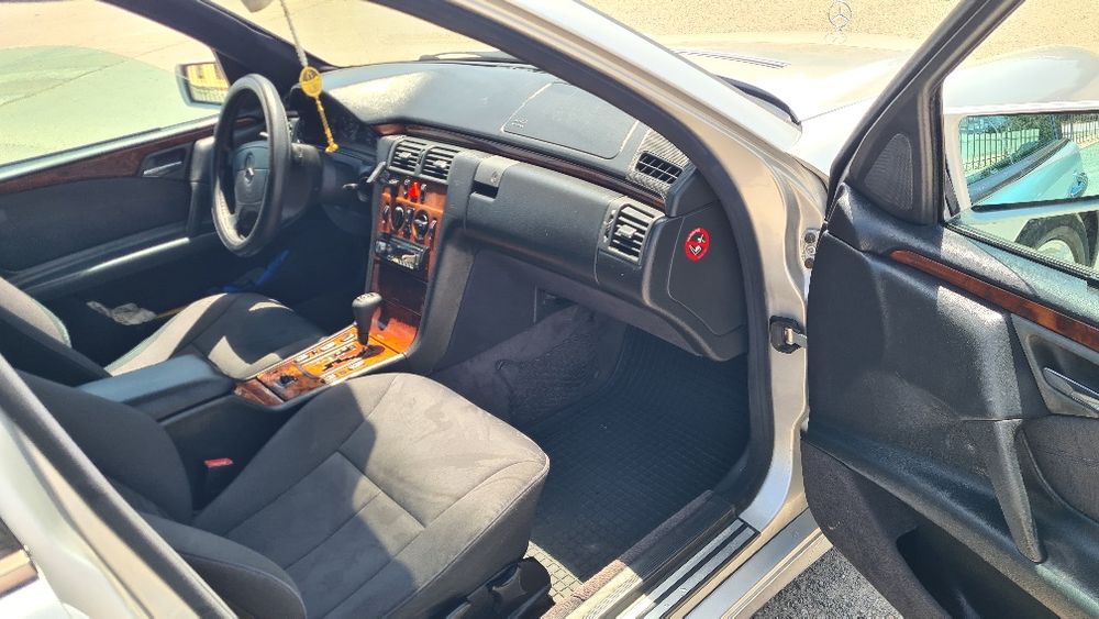 Продам мерседес 210 универсал