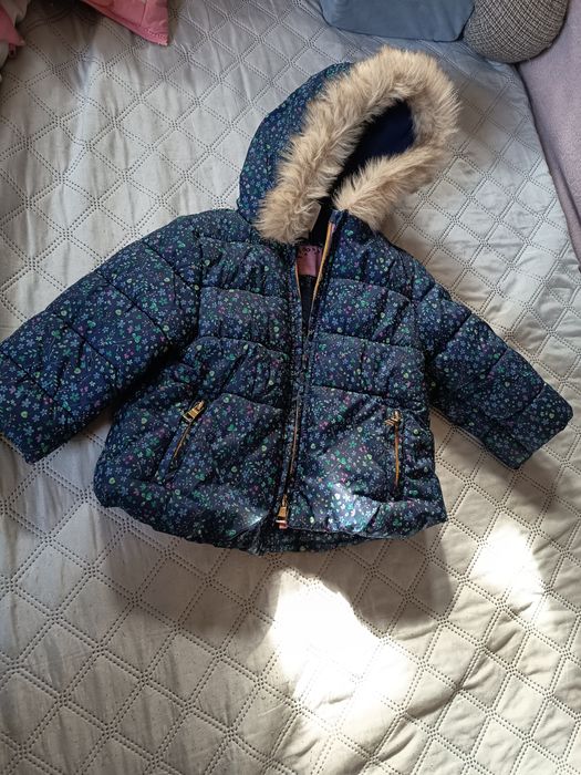 Vând geaca 80cm și combinezon iarna 92cm fetiță 40ron